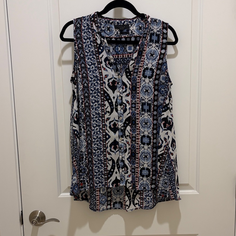 Alfani Blue and White Sleeveless V-Neck Printed Blouse
